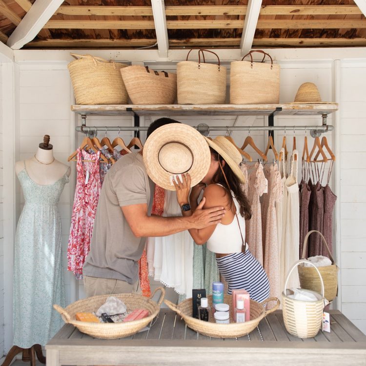 lovango-bay-man-woman-kissing-hat-virgin-islands-destination