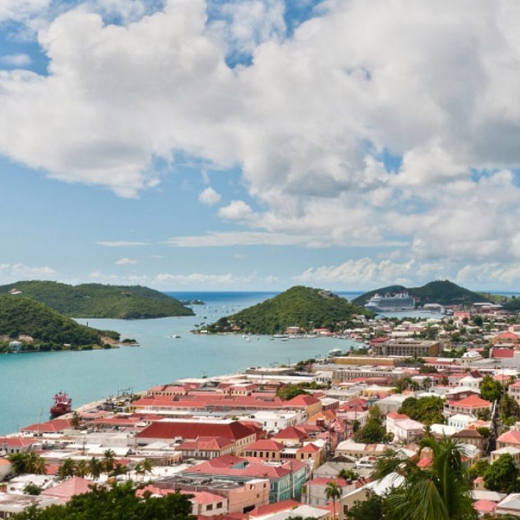 lovango-usvi-_0010_Dining-r2ycmmvc2y2lekb07eib08t1izw5zb1fsykz7cb7ws